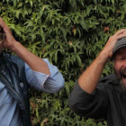 Dos de los participantes en el rodaje de esta serie. DL