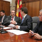 Canedo y Riesco, durante la firma del acuerdo para desarrollar el parque