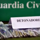 Detonadores que forman parte del material incautado al comando «Erreka».