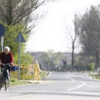 Las obras de mejora del Camino Viejo a León han permitido asfaltar y señalizar el vial
