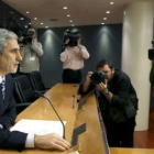 Llamazares compareció en rueda de prensa para exigir a EE.UU. explicaciones.