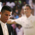 Cristiano Ronaldo, en el acto de su renovación con el Madrid, el pasado mes de noviembre, en el Bernabéu.