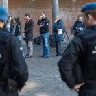Dos policías en La Haya.