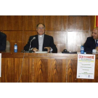 Antonio Trobajo (centro) y Francisco Castañón inauguraron los actos conmemorativos.