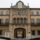 La candidatura del PP propone convertir el cuartel de Almansa en una residencia de mayores. FERNANDO OTERO