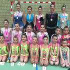 Foto de familia de las gimnastas del Club  Armonía.
