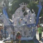 La tradicional carroza con Marian Martínez, la reina de las fiestas