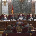 Imagen de la señal institucional del Supremo, con Oriol Junqueras (de espaldas en el centro). TS