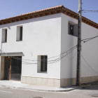 El edificio que acogerá el centro de interpretación de los monasterios de Gradefes. CAMPOS