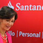 La presidenta del Santander, Ana Botín, durante una rueda de prensa en Madrid