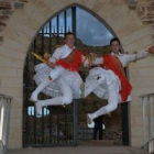 Un momento de la procesión del Voto de Laguna de Negrillos con la imagen de la Virgen del Arrabal