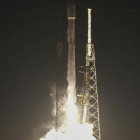 Despegue del satélite espía Zuma, propulsado por un cohete de SpaceX, en Cabo Cañaveral.