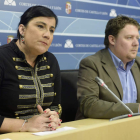 La secretaria de Organización del PSOE, Ana Sánchez,y el procurador socialista Óscar Álvarez. GALLEGO