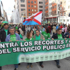 Cabeza de la manifestación que ayer recorrió el centro de Ponferrada.