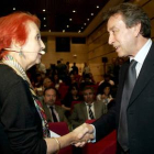 Rosa María Calaf con el consejero de la Presidencia, José Antonio de Santiago-Juárez.