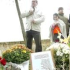 Miembros de la ARMH homenajean a quince víctimas de la Guerra Civil