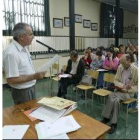 José Antonio Prado presentó el programa a los demás miembros