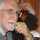 El escritor leonés y académico de la lengua Luis Mateo Díez