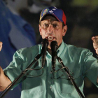 Henrique Capriles, durante su discurso tras ganar las primarias de la oposición, el domingo, en Caracas.