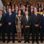 Los asistentes a la cumbre y las autoridades posaron ayer en la escalinata de San Marcelo