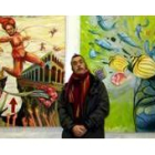 Ignacio Galilea, junto a una de sus obras que permanecerán en el Auditorio, como exposición, hasta e