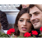 Sara Carbonero e Iker Casillas presenciando un torneo de tenis.