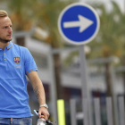 Ivan Rakitic defiende sin fisuras a Luis Enrique, a pesar de que en los últimos partidos ha perdido peso en el equipo. ALEJANDRO GARCÍA