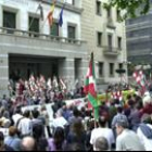 Unas dos mil personas protestaron ayer en Bilbao por la exclusión de AuB de las elecciones del 25-M