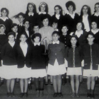 Las chicas del coro tenían diez años cuando empezaron a cantar. Más de medio siglo después vuelven a juntarse para homenajear a Isaura Martín-Granizo y al instituto. DL