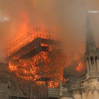 El incendio de la catedral de Notre Dame, grabado por los bomberos de París.
