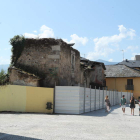 Edificio en ruinas ubicado en la calle Gil y Carrasco, frente al Castillo de los Templarios. ANA F. BARREDO