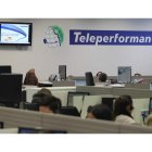 Imagen de los puestos de un sector de teleoperadores del call center ponferradino.