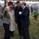 Amparo Valcarce junto al alcalde de Fabero en una foto de archivo