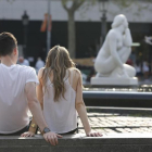 Una pareja en Barcelona.