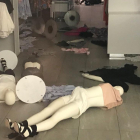 Destrozos en una tienda de H&M en Sandton, en Sudáfrica, tras las protestas del sábado.