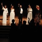 Los participantes en la gala lírica del año pasado en el Auditorio, saludando una vez finalizado el recital.