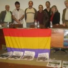 Representantes del Ateneo Republicano de Astorga posaron para la fotografía