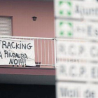Protestas contra los sondeos para 'fracking' en la localidad de Riudaura, en la Garrotxa, en enero del 2013.