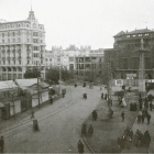 La plaza de Santo Domingo cuando aún no existía como tal, en una imagen que muestra las obras de construcción del Edificio Pallarés.