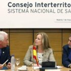 La ministra de Sanidad, Trinidad Jiménez, junto a Gabriel María Inclán y José Martínez Olmos