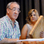 El autor, César Fernández, con su hija Berta al pandeiru en una de las presentaciones. CLUB XEITU