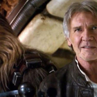 Harrison Ford y Chewbacca, en una escena de 'Star Wars. El despertar de la fuerza'.