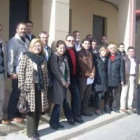 Los cargos del Partido Socialista, ayer en Villarejo.