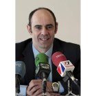 José Javier Hombrados presentando su candidatura.