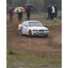 Alberto Aller Blanco, con su BMW 325, en una de las zonas más complicadas de la carrera.