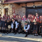 Foto de familia del grupo Abesedo, que actuará esta noche en la colegiata de San Isidoro.