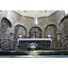 Imagen interior de la iglesia de Santo Tomás de las Ollas, una de las más emblemáticas de la comarca del Bierzo. ANA F. BARREDO