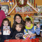 Varela, rodeada de niños el día de la presentación.