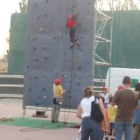 Los mayores de 14 años dispondrán de un curso de escalada en el rocódromo de Valdeiglesias.