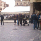 La carpa que un establecimiento ha colocado en la plaza Mayor para cubrir su terraza.